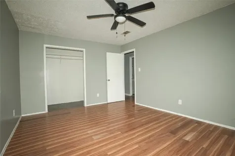 4909 Falls Street Houston TX 77026