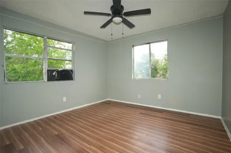 4909 Falls Street Houston TX 77026