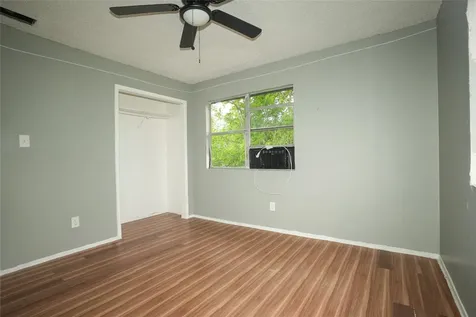 4909 Falls Street Houston TX 77026