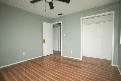 4909 Falls Street Houston TX 77026