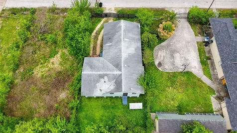4909 Falls Street Houston TX 77026