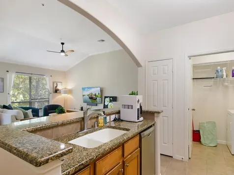6607 Lake Woodlands 433 The Woodlands TX 77382