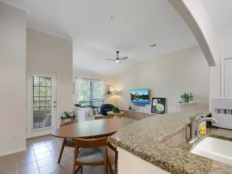 6607 Lake Woodlands 433 The Woodlands TX 77382
