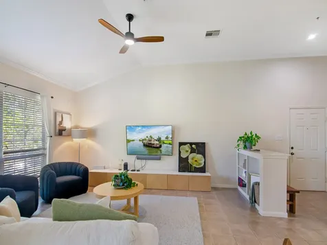 6607 Lake Woodlands 433 The Woodlands TX 77382