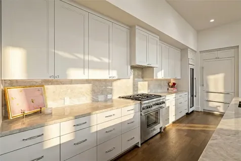 5656 San Felipe Street 1701 Houston TX 77056