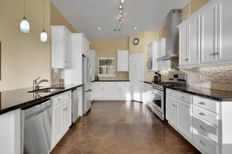 334 Sunset Drive Livingston TX 77351