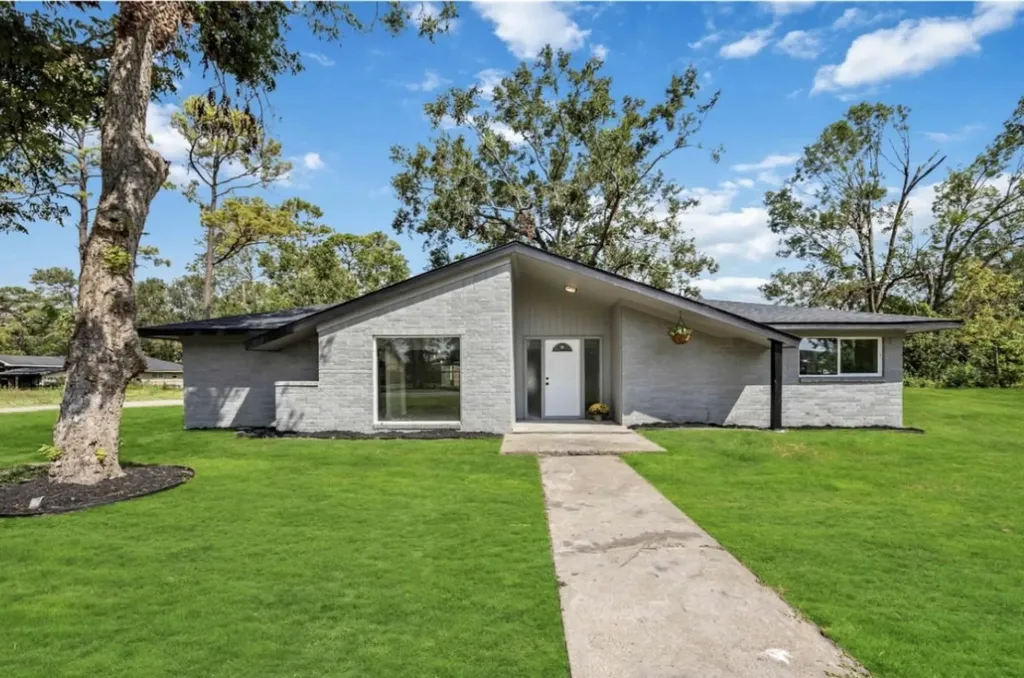 2819 Toyah Avenue Houston TX 77039
