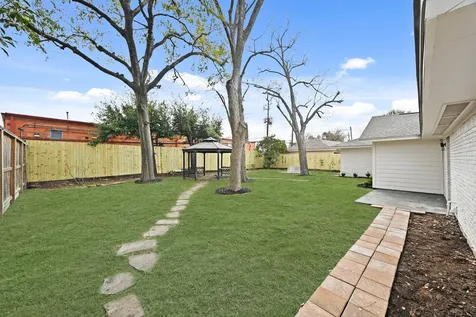 3011 Freshmeadows Drive Houston TX 77063