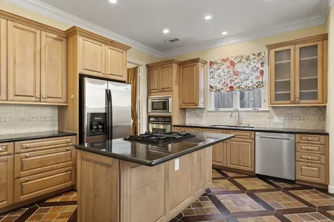 6310 Hermann Lake Drive Houston TX 77021