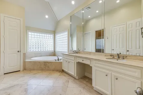 6310 Hermann Lake Drive Houston TX 77021