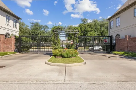 6310 Hermann Lake Drive Houston TX 77021