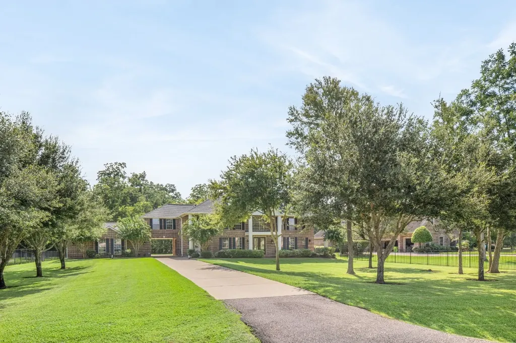4511 Pine Landing Drive Missouri City TX 77459