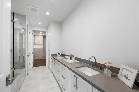 5656 San Felipe Street 1403 Houston TX 77056