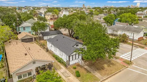 4102 Ursuline Street Galveston TX 77550