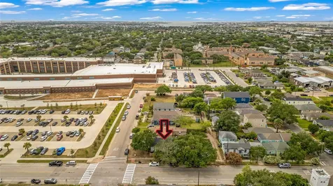 4102 Ursuline Street Galveston TX 77550