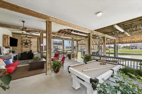 515 Westerly Drive Tiki Island TX 77554