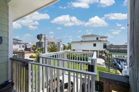 515 Westerly Drive Tiki Island TX 77554