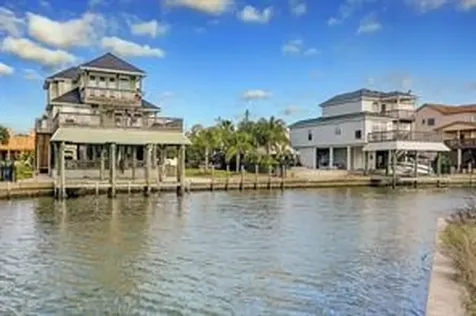515 Westerly Drive Tiki Island TX 77554