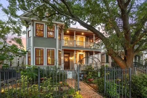 2018 Columbia Street Houston TX 77008