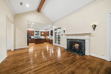 2018 Columbia Street Houston TX 77008