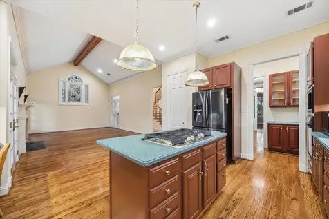 2018 Columbia Street Houston TX 77008