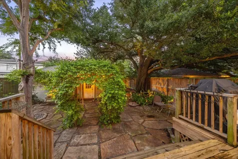 2018 Columbia Street Houston TX 77008