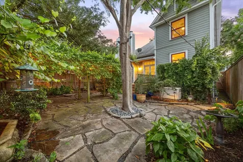 2018 Columbia Street Houston TX 77008