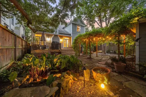 2018 Columbia Street Houston TX 77008