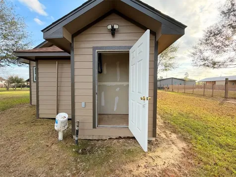 369 County Road 3556 Road Cleveland TX 77327