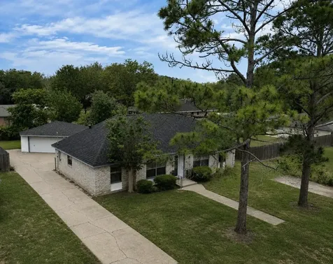 1710 Longhorn Avenue Bay City TX 77414