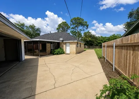 1710 Longhorn Avenue Bay City TX 77414