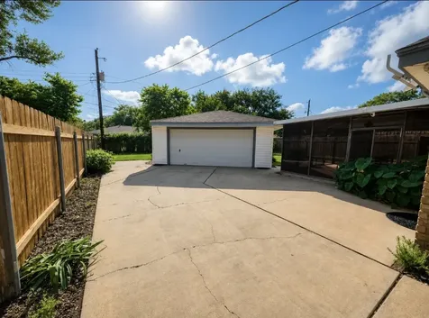 1710 Longhorn Avenue Bay City TX 77414