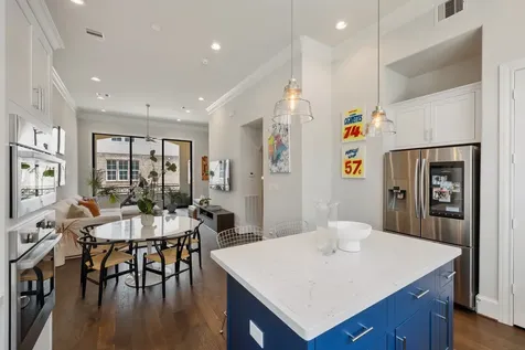 2711 Stelter Place Houston TX 77007