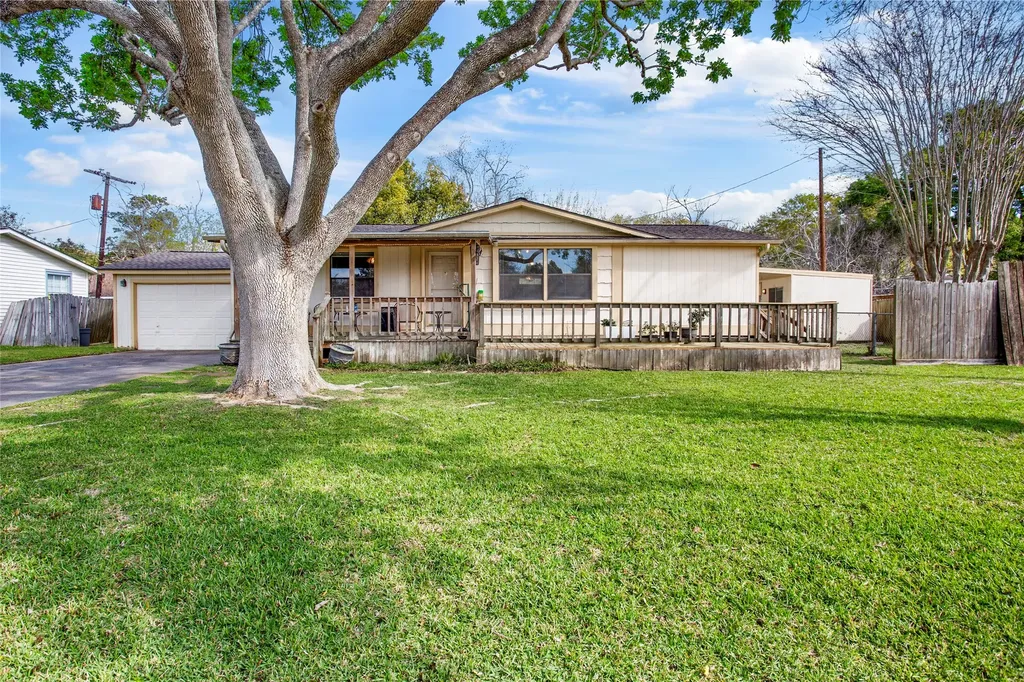1616 Casa Court Alvin TX 77511