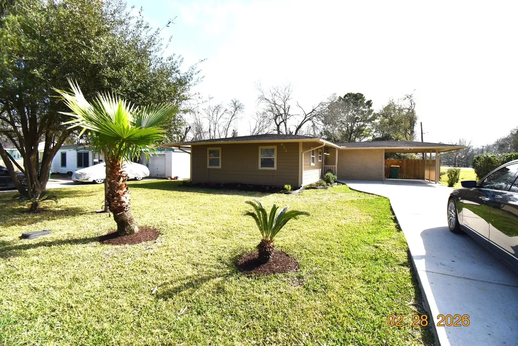 623 Honeysuckle Drive La Marque TX 77568