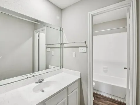 4211 Clay Hill Drive 1214 Houston TX 77084