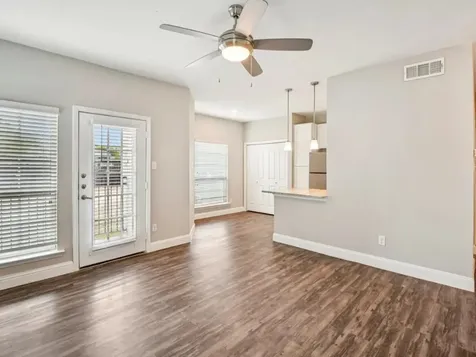 4211 Clay Hill Drive 1214 Houston TX 77084