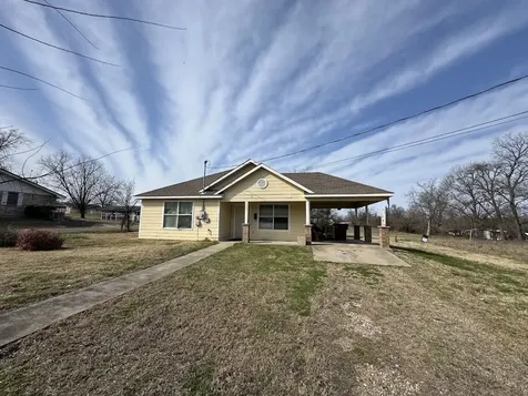 1009 W Houston Street Clarksville TX 75426