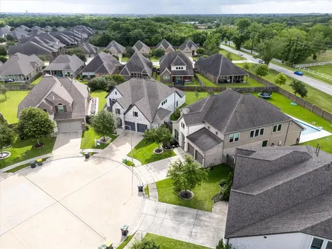 3732 Windsong Park Court Court NE Pearland TX 77584