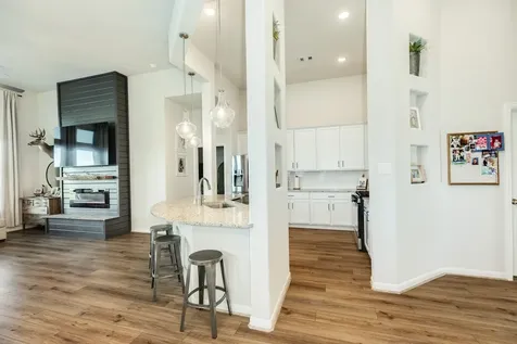 303 Twin Lakes Boulevard W West Columbia TX 77486
