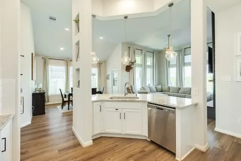 303 Twin Lakes Boulevard W West Columbia TX 77486