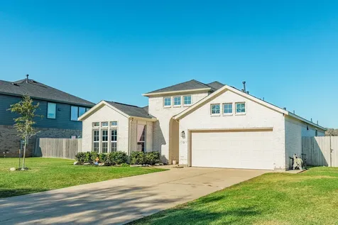 303 Twin Lakes Boulevard W West Columbia TX 77486