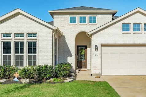 303 Twin Lakes Boulevard W West Columbia TX 77486
