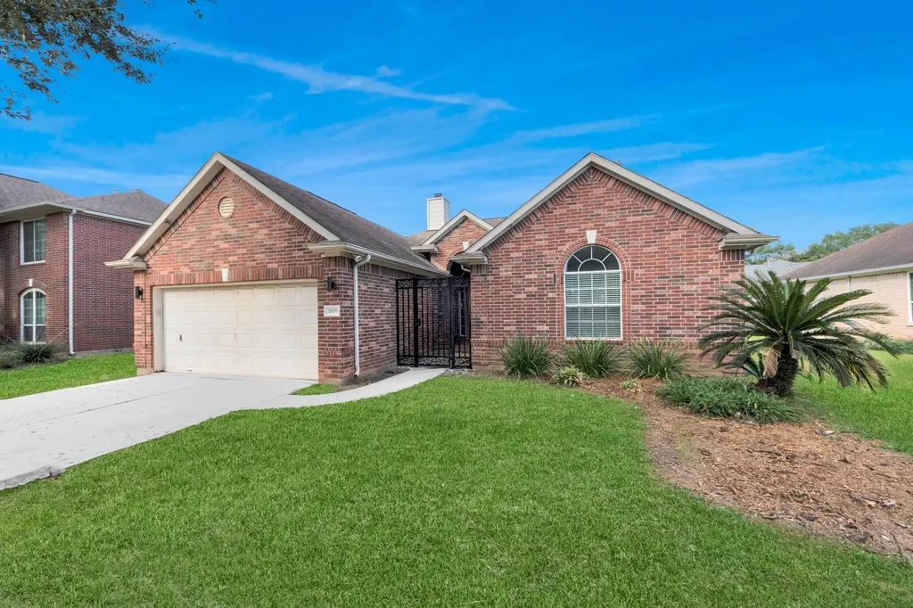 1819 Misty Falls Lane Richmond TX 77406