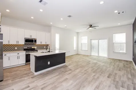 6828 Liverpool Street Houston TX 77021
