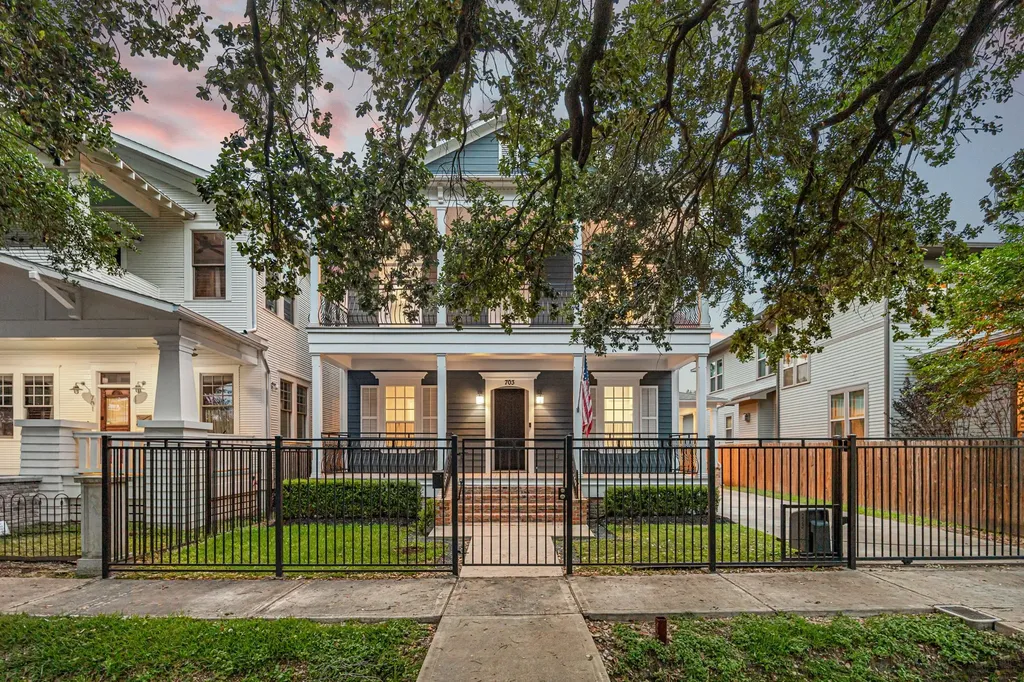 703 Cordell Street Houston TX 77009