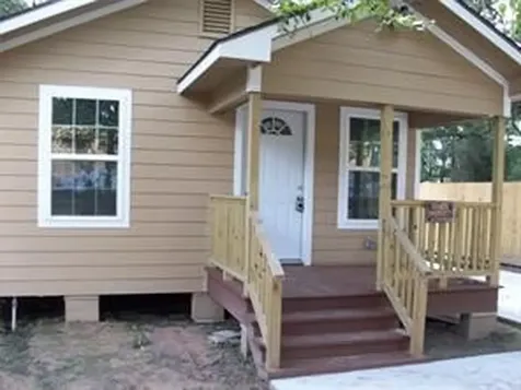 1714 N Travis Avenue Cleveland TX 77327