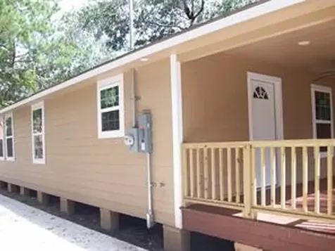 1714 N Travis Avenue Cleveland TX 77327
