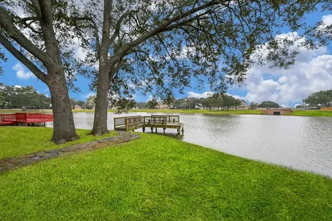 18 Crest Gate Houston TX 77082