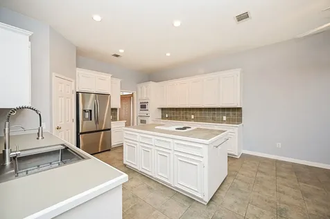 18 Crest Gate Houston TX 77082
